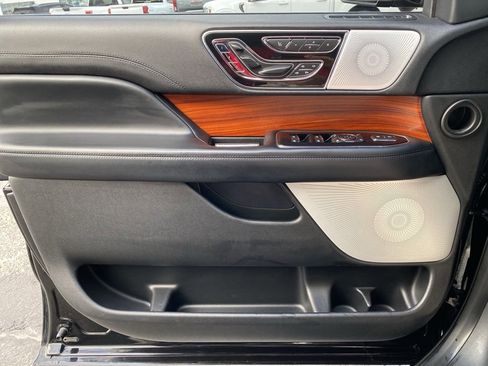 Used 2018 Lincoln Navigator Reserve w/ Technology Package image 44