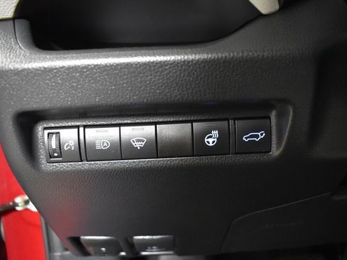 Used 2019 Toyota RAV4 XLE Premium image 12