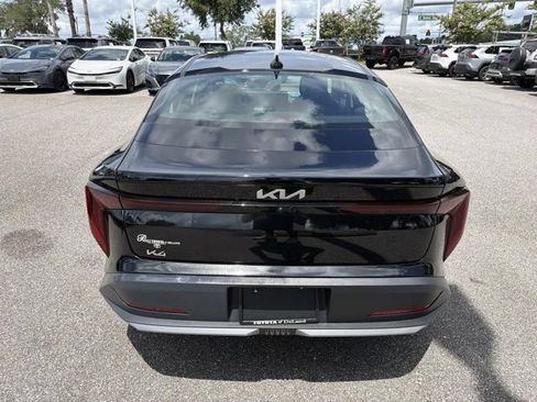 Used 2025 Kia K4 FWD image 3