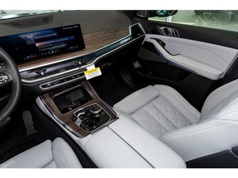 New 2026 BMW X5 xDrive40i w/ Climate Comfort Package image 79