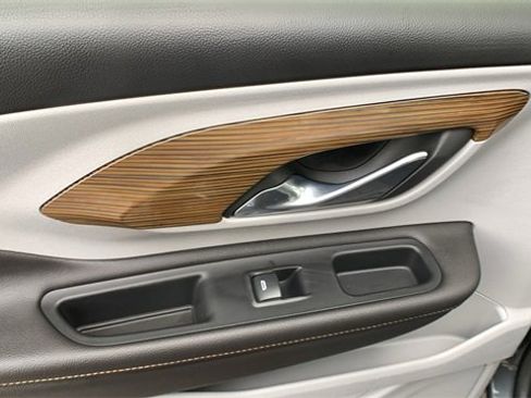 Used 2019 GMC Terrain SLE image 20