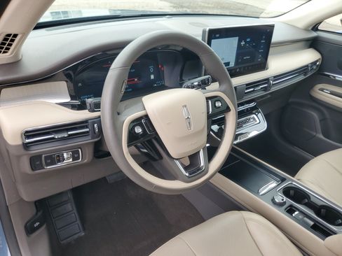 Certified 2023 Lincoln Corsair FWD w/ Equipment Group 101A image 13