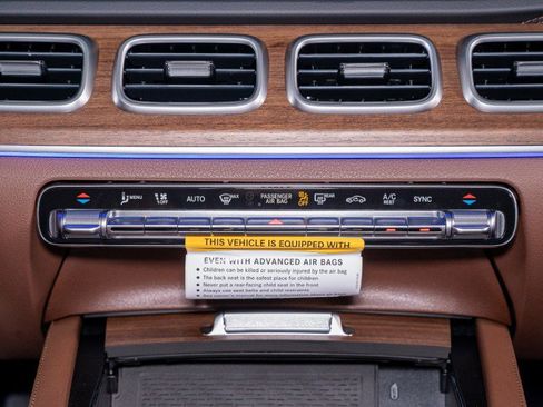 New 2026 Mercedes-Benz GLS 450 4MATIC image 21