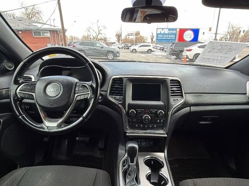 Used 2021 Jeep Grand Cherokee Laredo image 15