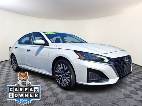 Used 2023 Nissan Altima 2.5 SV FWD image 1