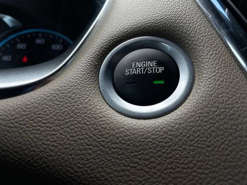 Used 2023 Chevrolet Traverse LT FWD image 21