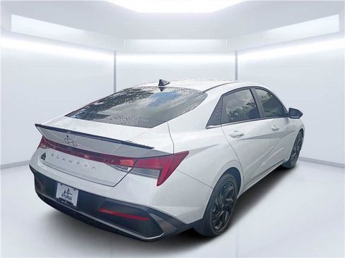 Used 2026 Hyundai Elantra Sport FWD image 2