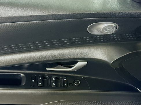 Used 2024 Hyundai Elantra SEL image 24