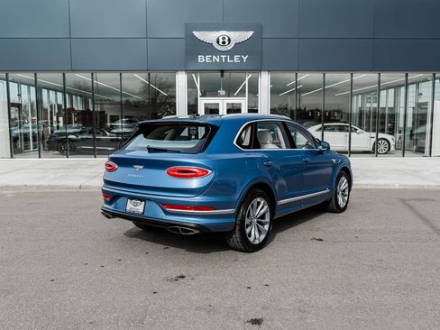 Certified 2022 Bentley Bentayga AWD/4WD image 3