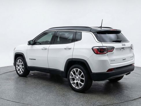 Used 2025 Jeep Compass Limited AWD/4WD image 6