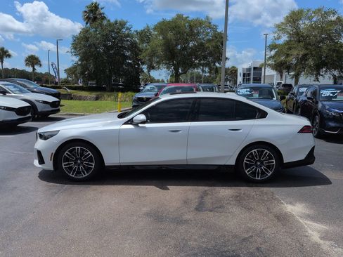 Used 2024 BMW 530i w/ M Sport Package RWD image 7