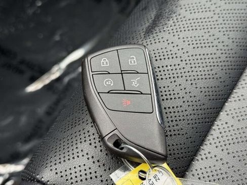 Used 2025 Chevrolet Equinox LT w/ Convenience Package II image 32