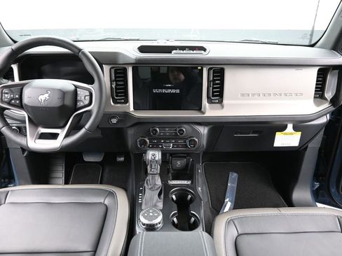 New 2025 Ford Bronco Outer Banks image 16