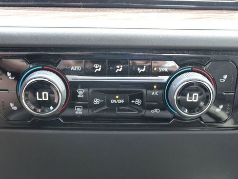 Used 2023 Chevrolet Silverado 1500 LT w/ Z71 Off-Road Package image 28