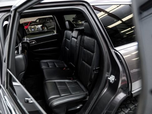 Used 2015 Jeep Grand Cherokee Limited image 36