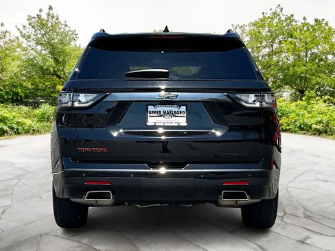 Used 2021 Chevrolet Traverse Premier w/ Redline Edition FWD image 4
