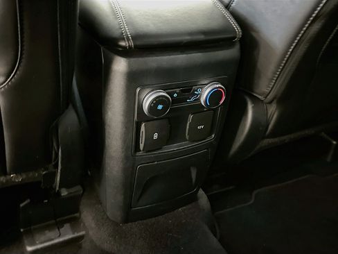 Used 2022 Ford Explorer XLT w/ Equipment Group 202A AWD/4WD image 28