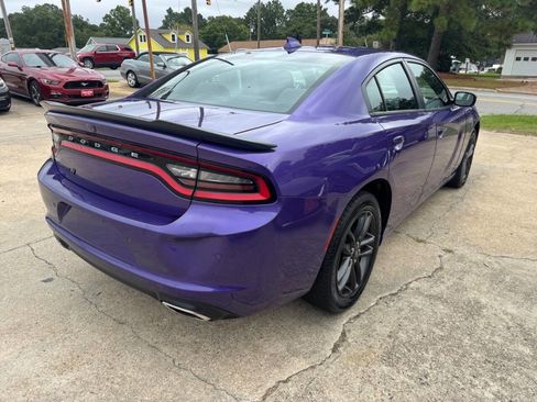 Used 2019 Dodge Charger SXT w/ Blacktop Package image 5