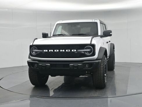 Used 2025 Ford Bronco Badlands image 56