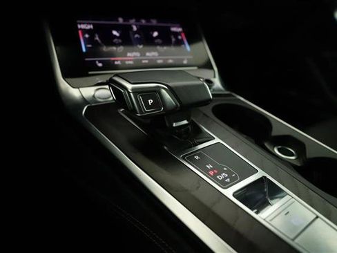Used 2020 Audi A6 2.0T Premium Plus w/ Premium Plus Package AWD/4WD image 12