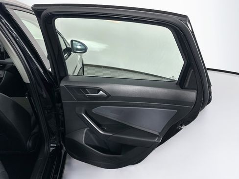 Used 2025 Volkswagen Jetta SE FWD image 31