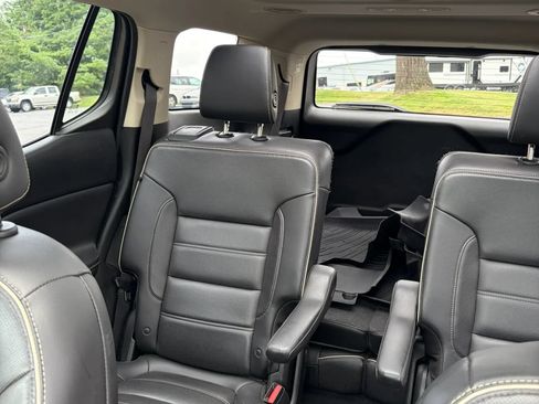 Used 2018 GMC Acadia Denali w/ Technology Package AWD/4WD image 34