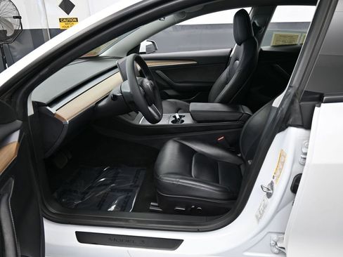 Used 2023 Tesla Model 3 Standard Range image 12