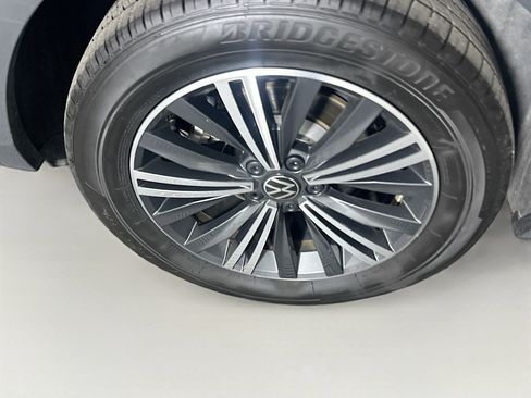 Used 2024 Volkswagen Tiguan Wolfsburg Edition image 11