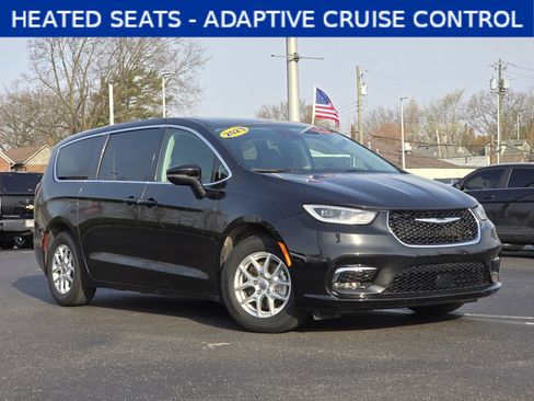 Used 2023 Chrysler Pacifica Touring-L image 1