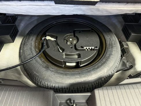 Certified 2024 Nissan Rogue SL image 37