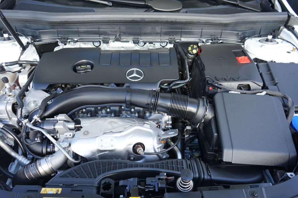 Used 2023 Mercedes-Benz GLB 250 4MATIC image 33
