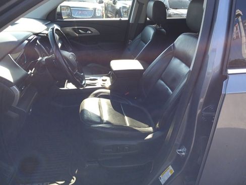 Used 2020 Chevrolet Traverse LT w/ LT Premium Package AWD/4WD image 5