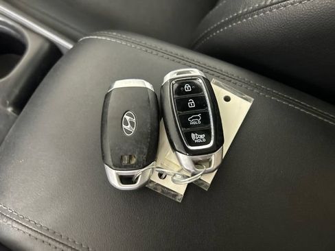 Used 2020 Hyundai Santa Fe Limited AWD/4WD image 19