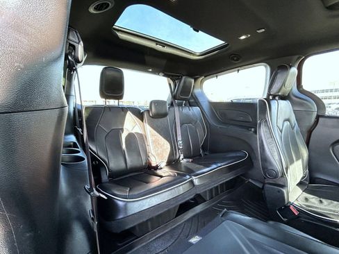 Used 2020 Chrysler Pacifica Limited w/ Advanced Safetytec Group image 18