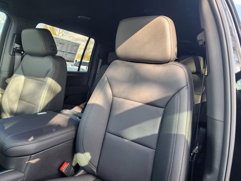 New 2026 Chevrolet Suburban LT w/ Comfort Package image 21