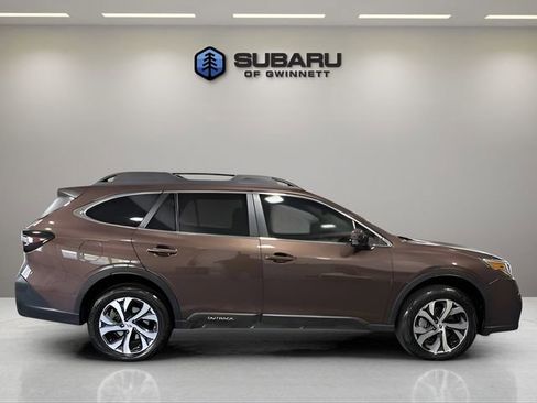 Used 2022 Subaru Outback Limited image 6