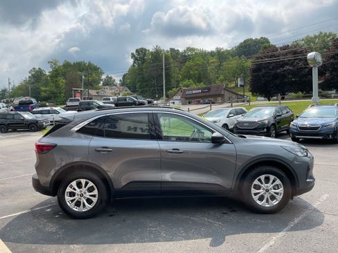 Used 2024 Ford Escape Active w/ Tech Pack #1 AWD/4WD image 4