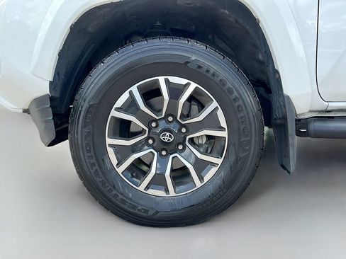 Used 2022 Toyota Tacoma TRD Sport w/ Technology Package RWD image 29