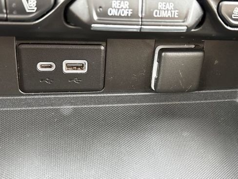 Used 2021 Chevrolet Tahoe Premier w/ Premium Package image 21