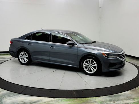 Used 2020 Volkswagen Passat 2.0T SE FWD image 3