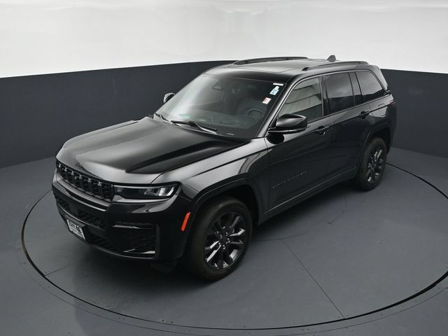 Used 2026 Jeep Grand Cherokee Limited AWD/4WD image 14