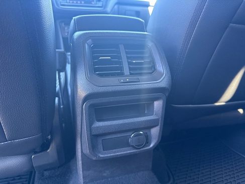Used 2022 Volkswagen Tiguan S image 11
