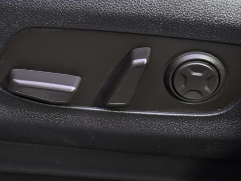 Used 2026 Kia Carnival FWD image 14
