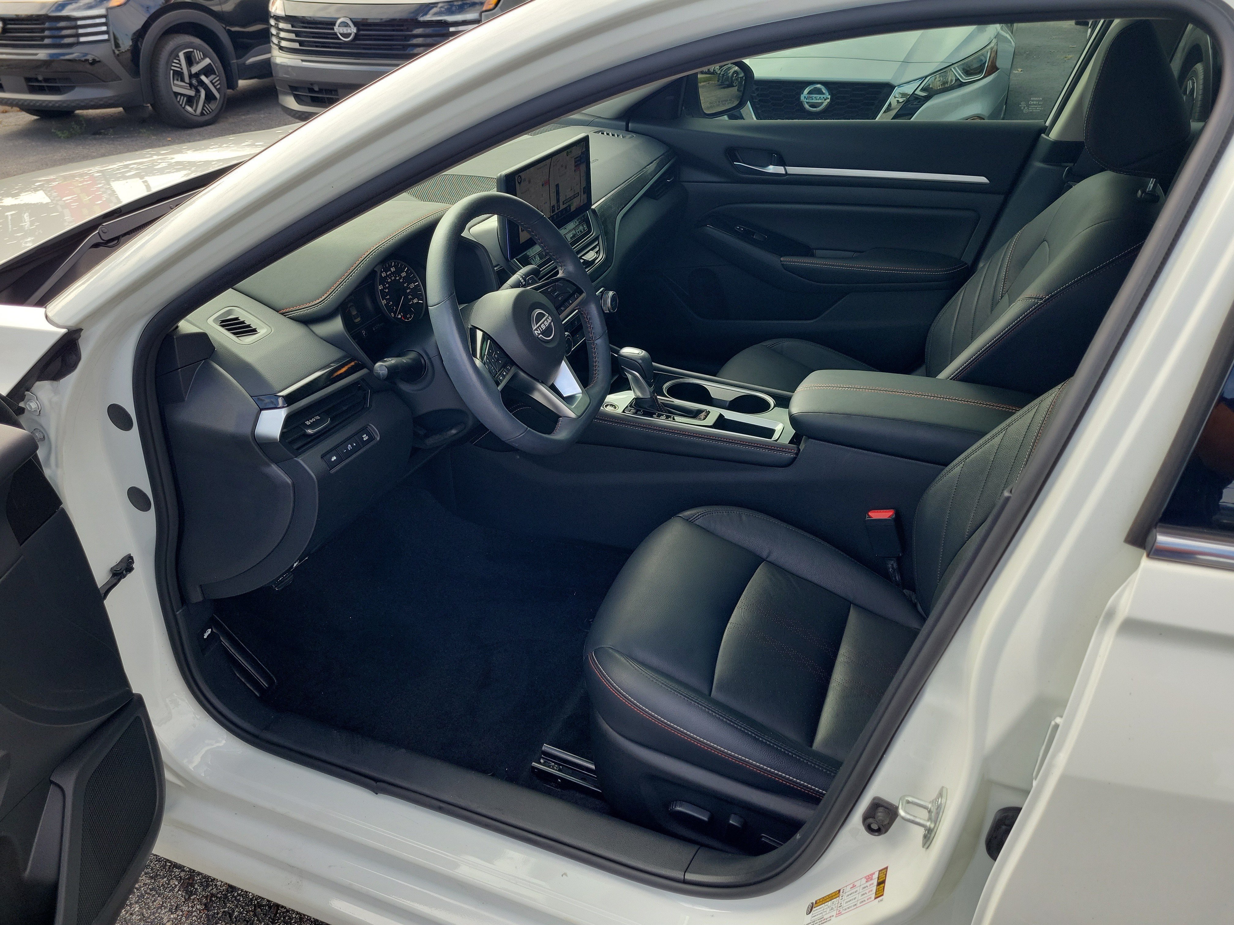 Certified 2024 Nissan Altima 2.5 SR w/ SR Premium Package FWD image 11