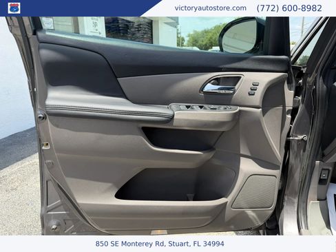 Used 2015 Honda Odyssey Touring Elite image 9