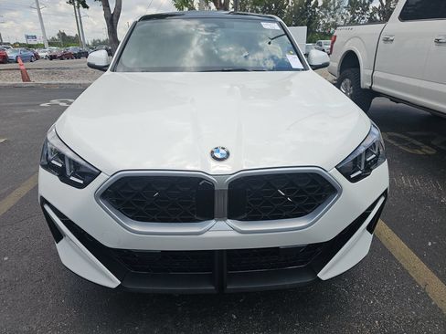 Used 2026 BMW X2 xDrive28i AWD/4WD image 2