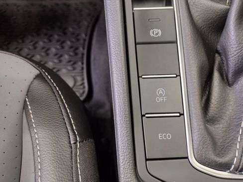 New 2026 Volkswagen Jetta SE FWD image 30