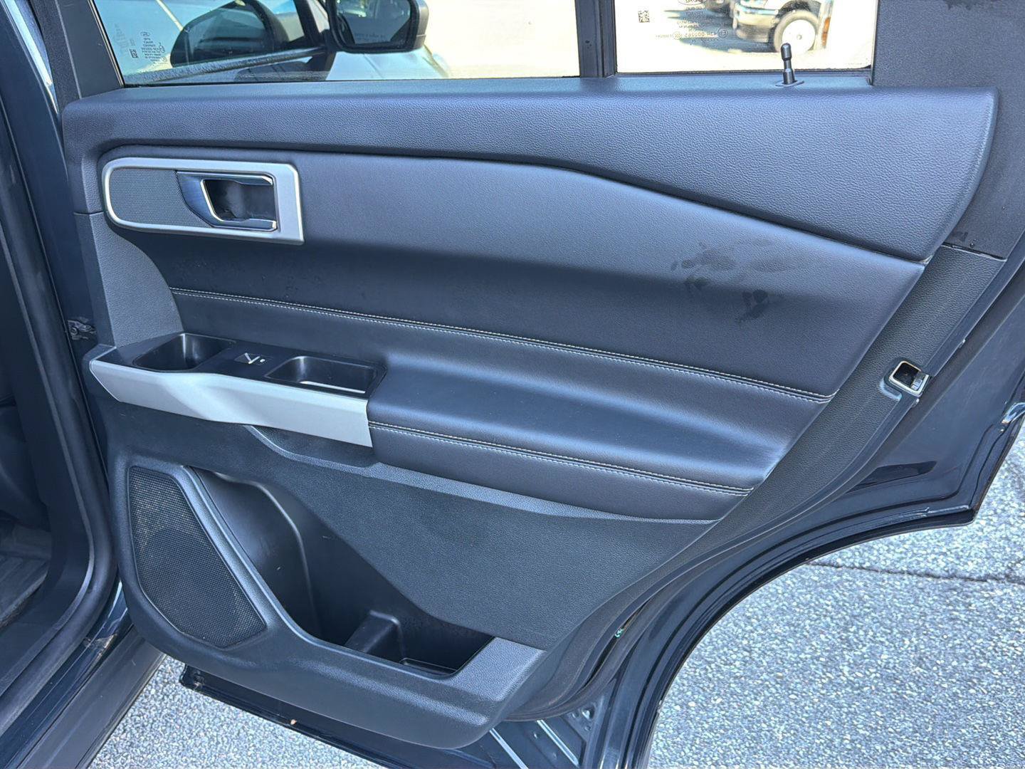 Certified 2024 Ford Explorer XLT RWD image 16