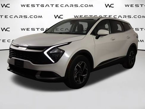 Used 2023 Kia Sportage LX FWD image 1