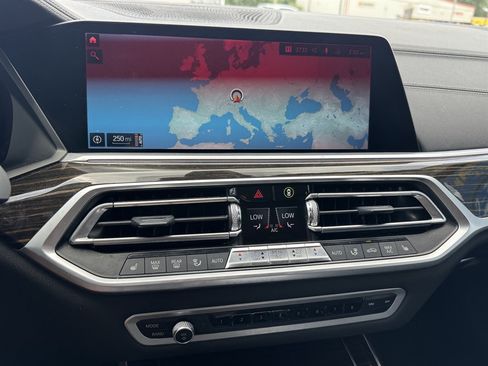Used 2019 BMW X7 xDrive40i w/ Premium Package AWD/4WD image 8